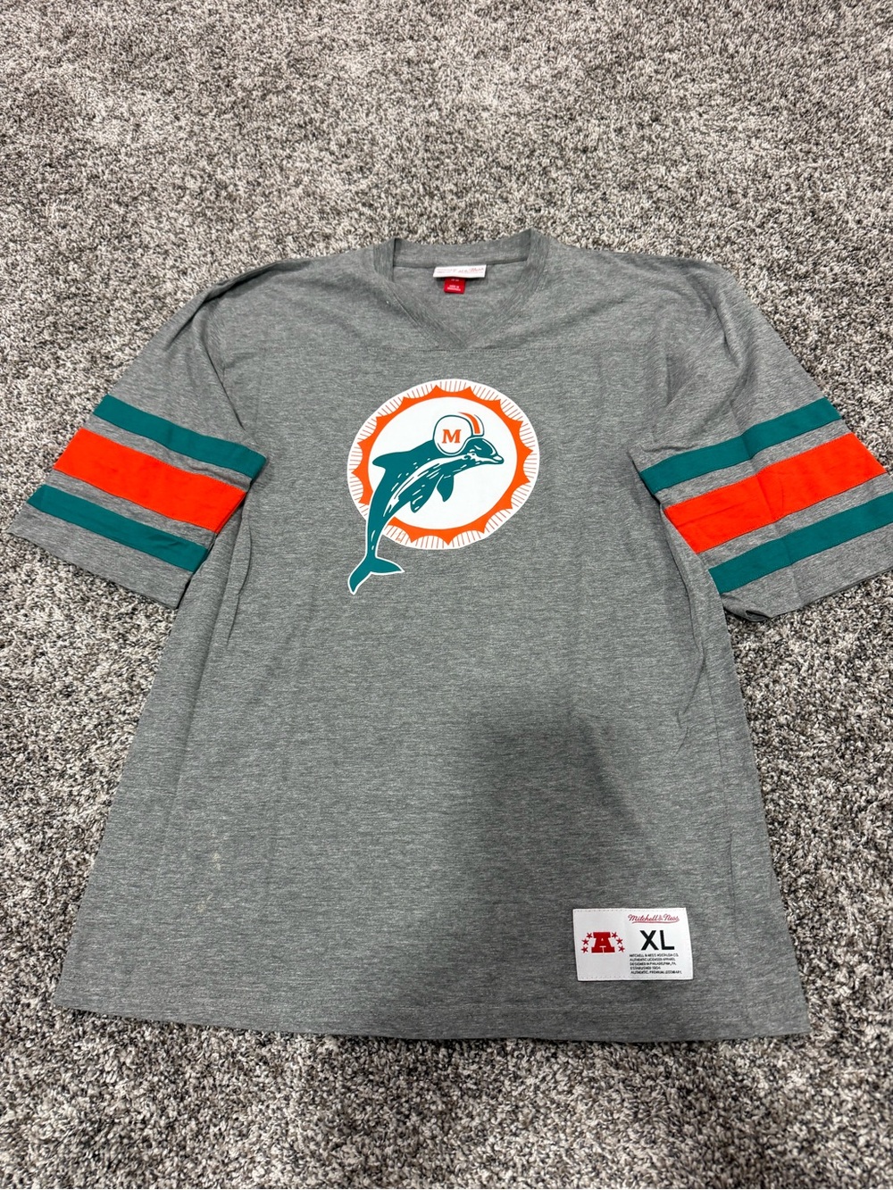Mitchell and Ness youth XL Miami Dolphins Gray Graphic Tee -